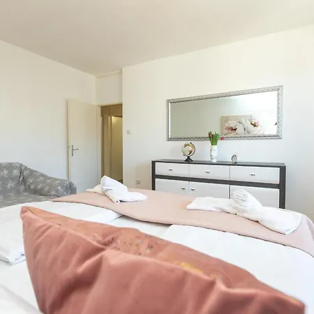 Frane 2br Near Old Town Апартаменти Задар
