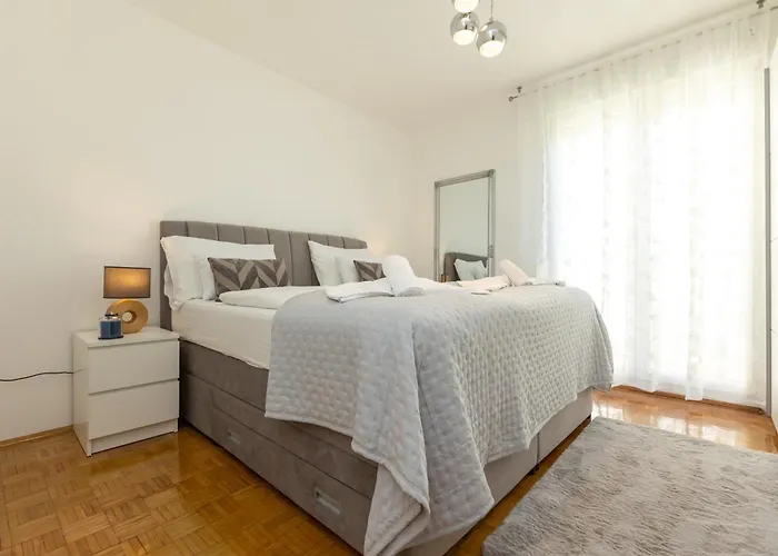 Frane 2br Aparment Near Old Town Apartman