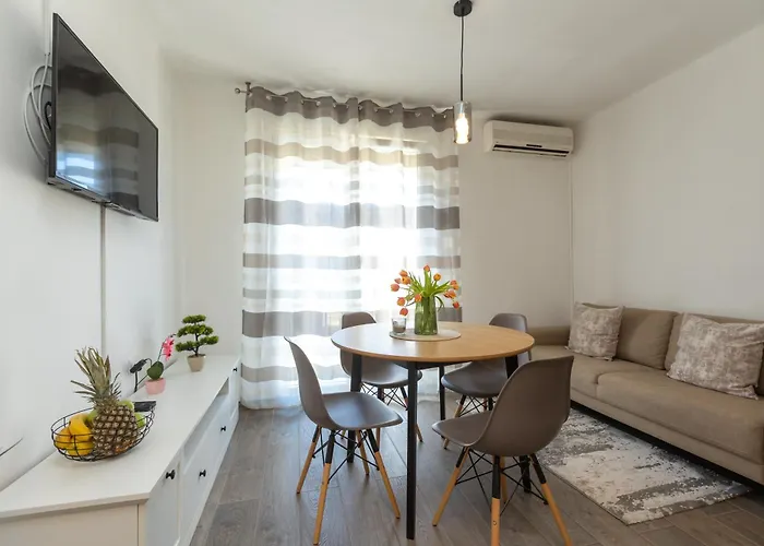 Apartman Frane 2br Aparment Near Old Town