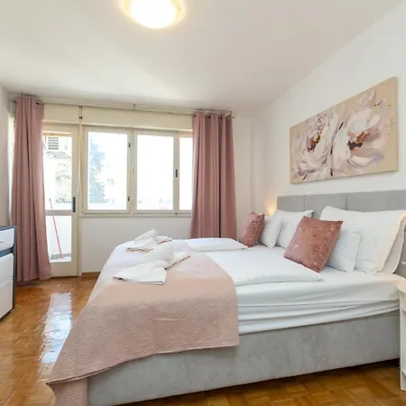Frane 2br Near Old Town Zadar
